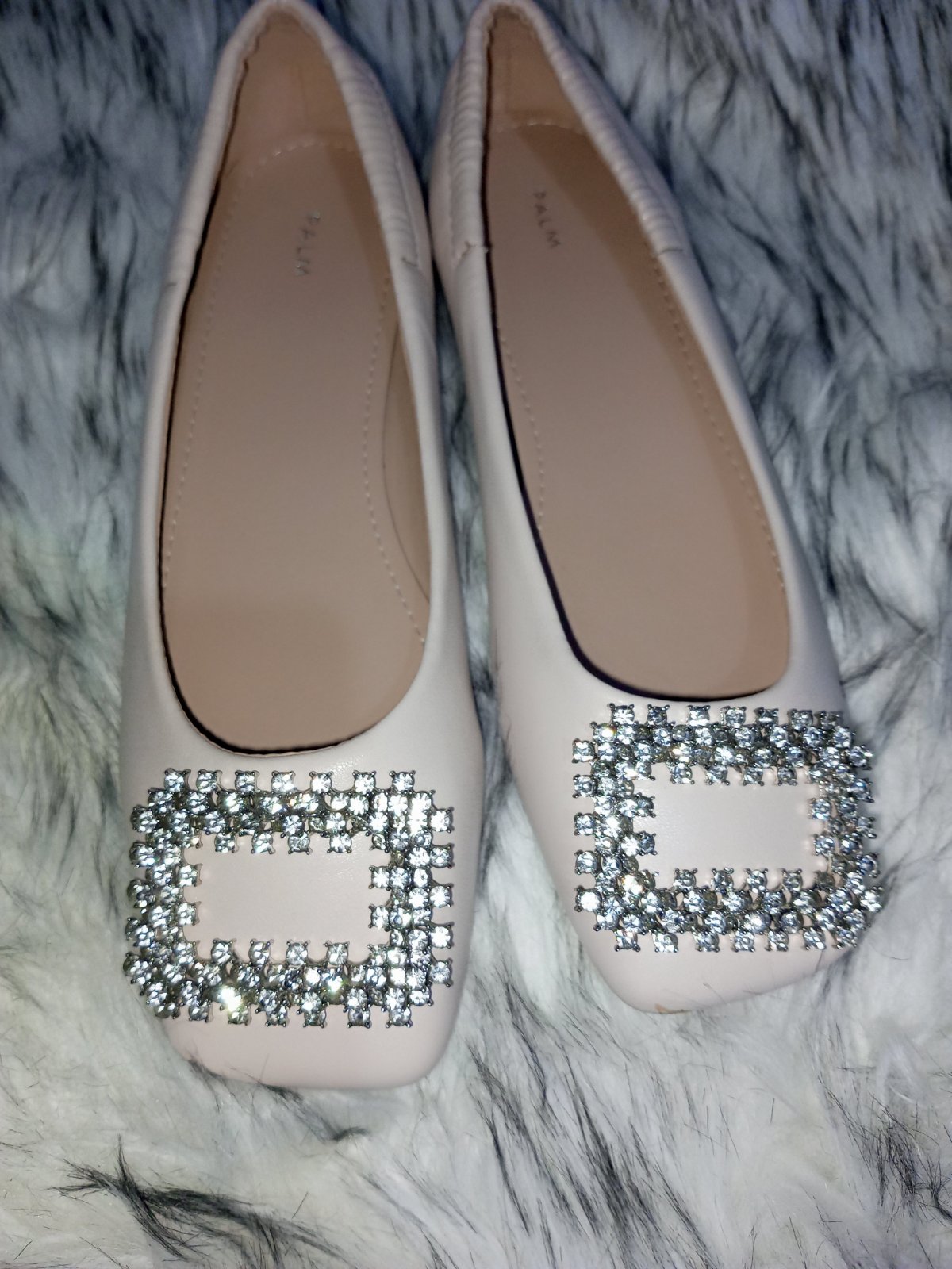 Ballerines nude avec boucle en strass 