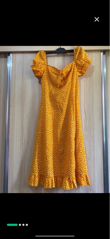 Robe jaune ajuste ala taille 