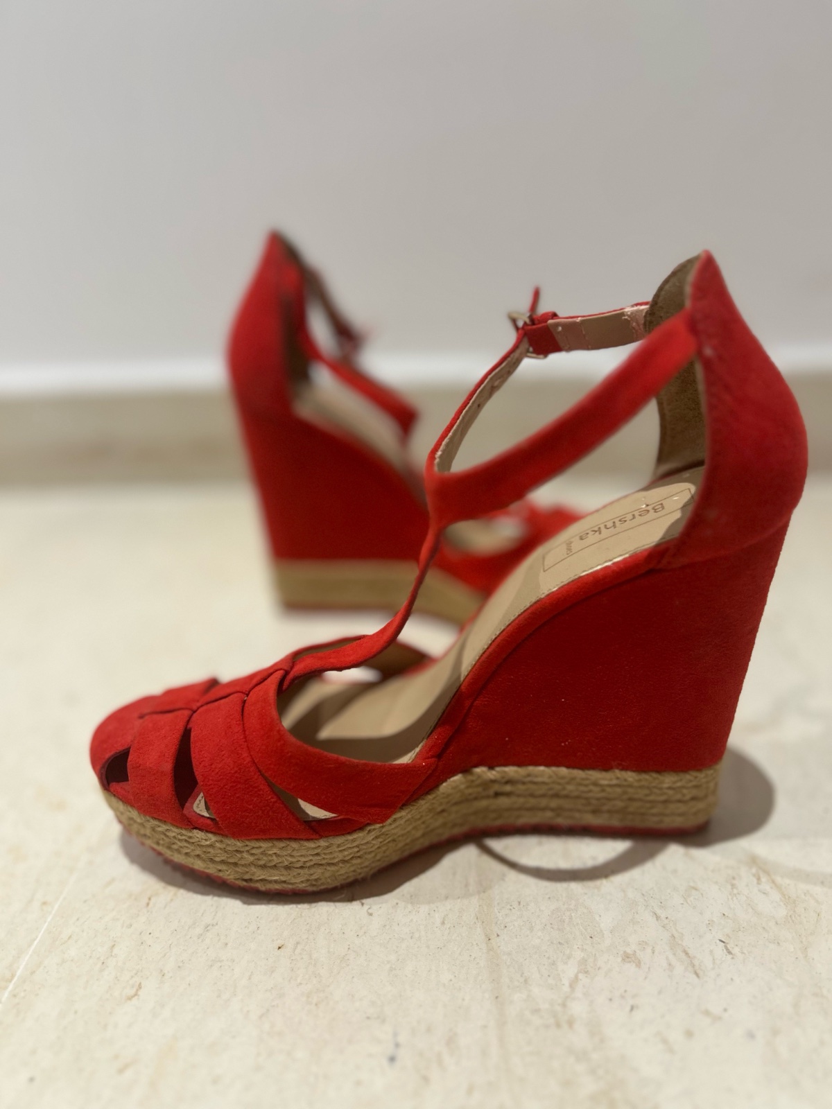 Sandales rouges bershka