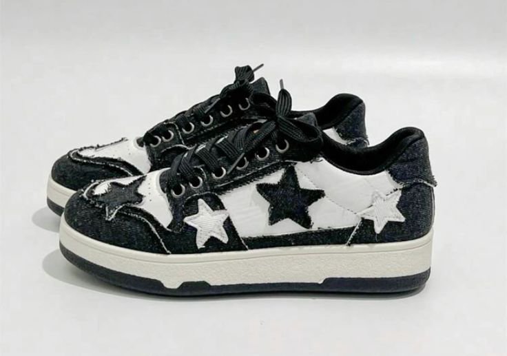 Chaussures noir et blanc de style y2k
