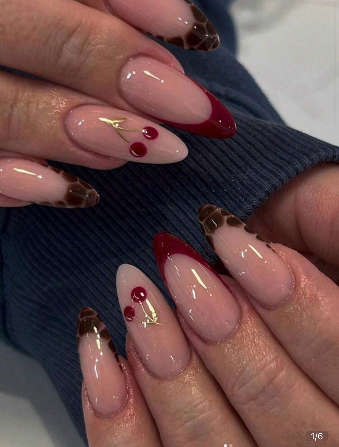 24 pieces press on nails 