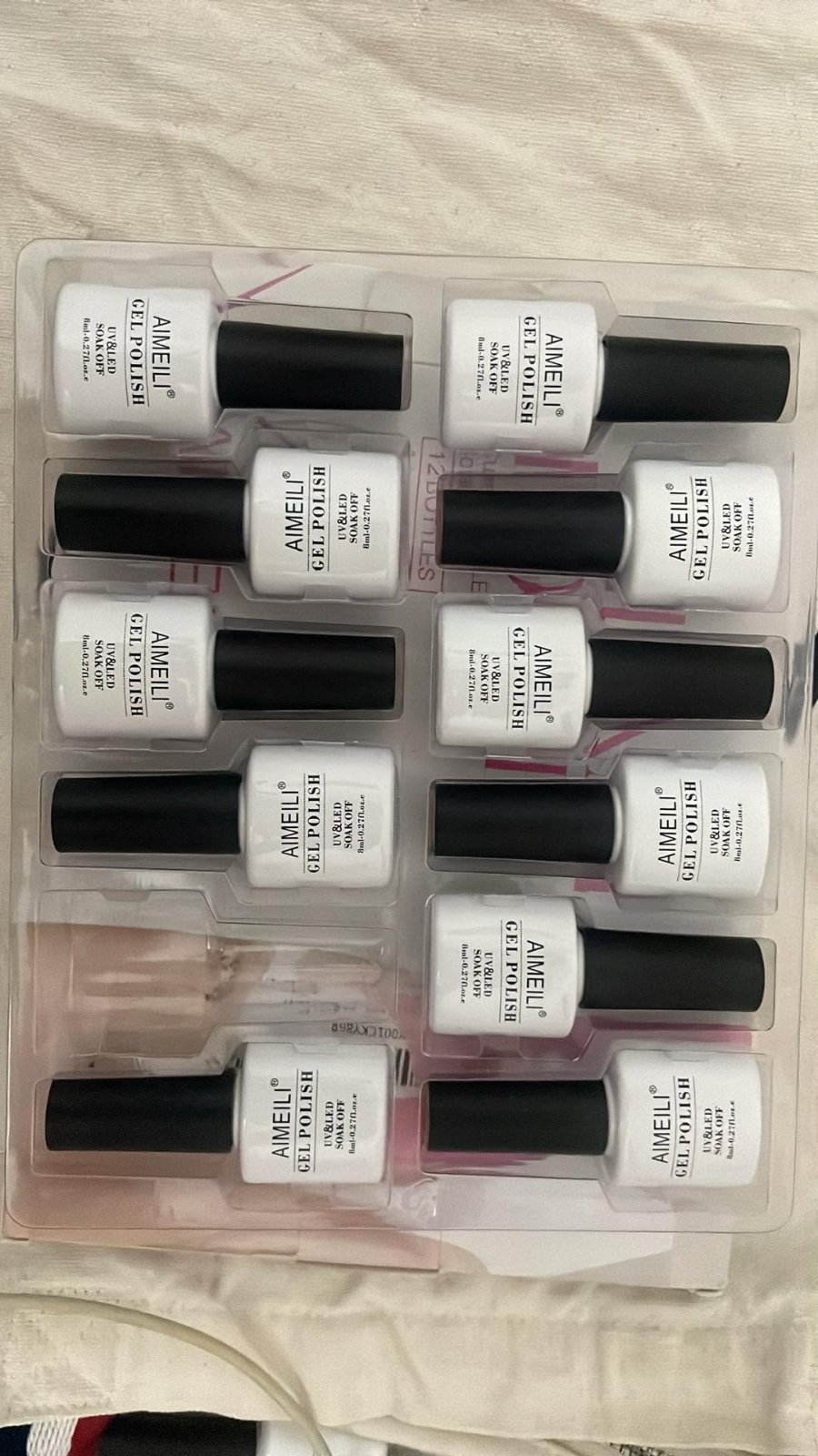 Un kit de vernis à ongles en gel