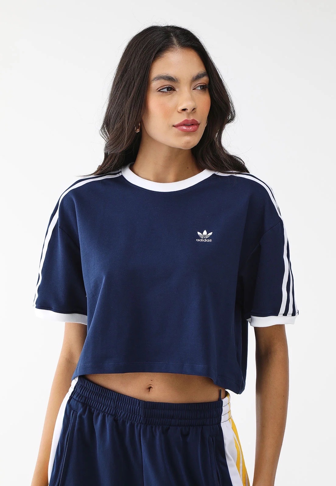Adidas taille 42/44 oversize, jamais porté 💙