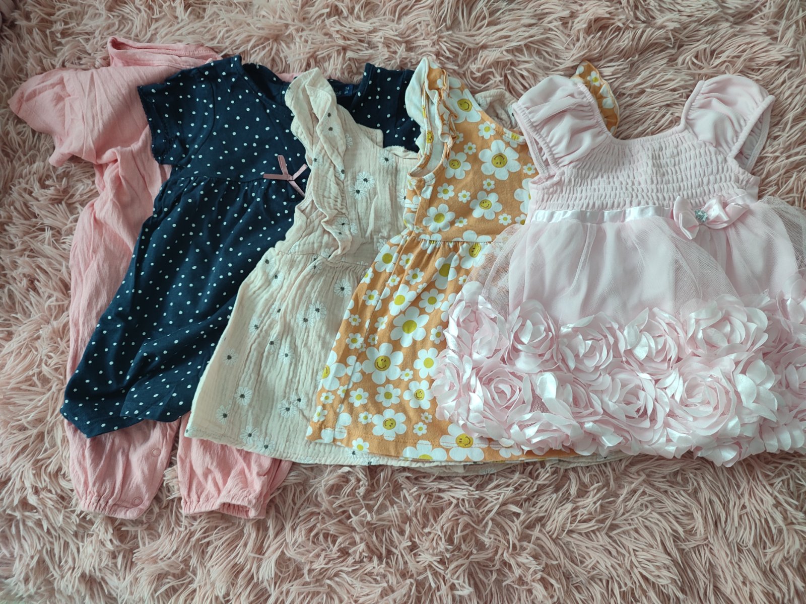 Lot de 4 Robes d'Été et 1 Barboteuse Rose - Taille 12 Mois