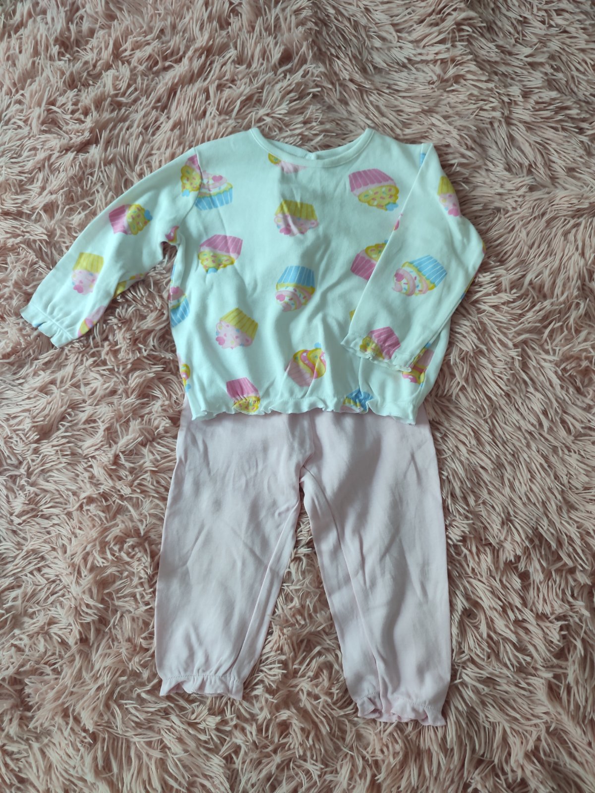 Tenue légère et confortable pour bébé fille 9-12M