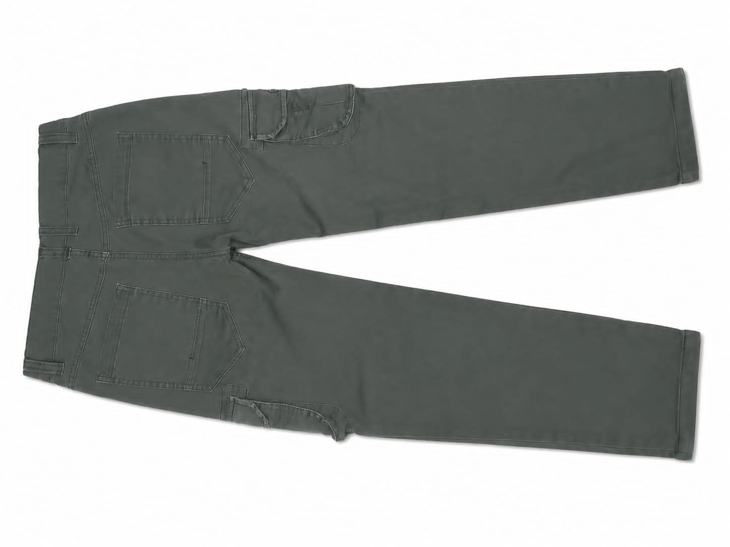 Un pantalon cargo vert pour garçon.