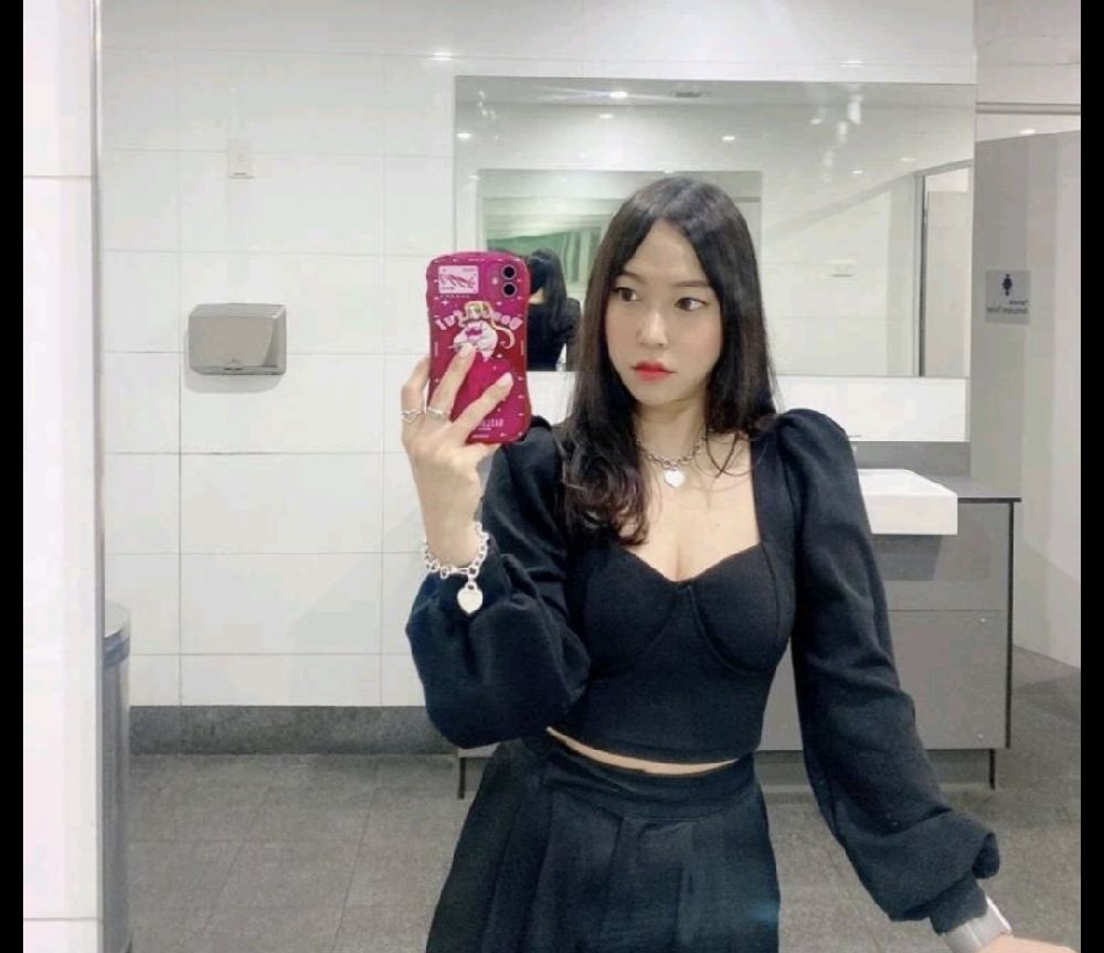 SHEIN crop top 