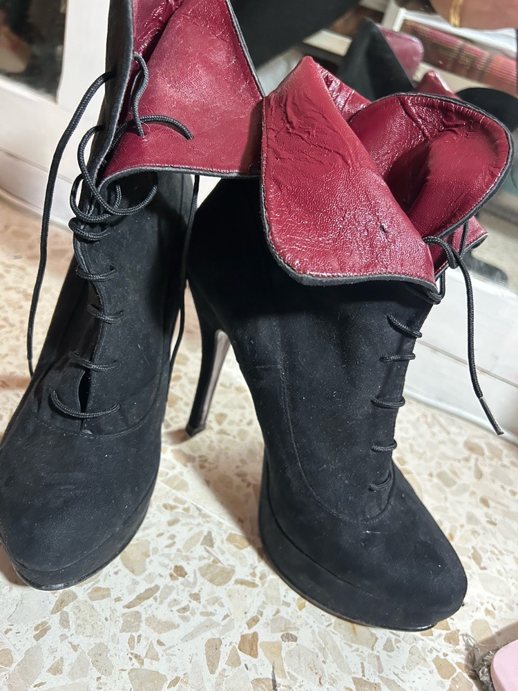 Bottines daims talons hauts