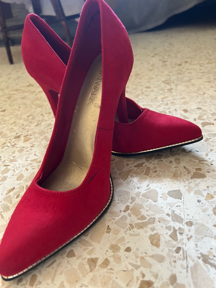 Escarpin rouge daim