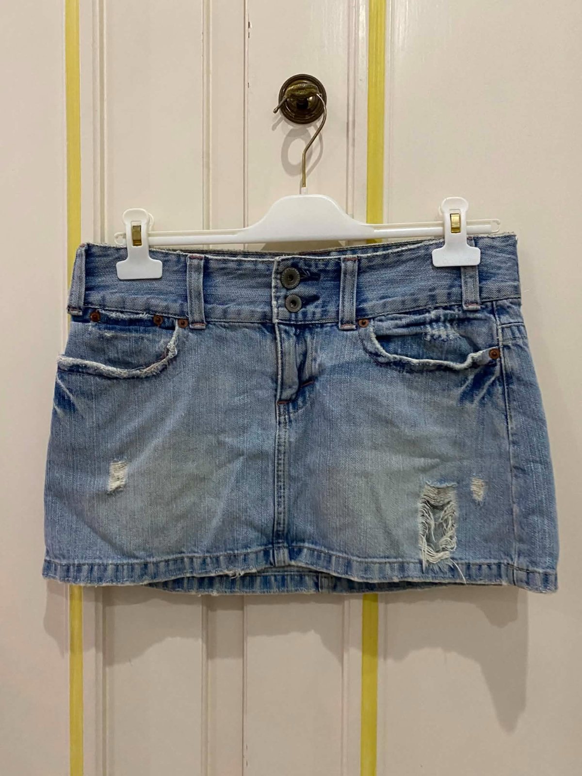 Jupe en jean American Eagle.
