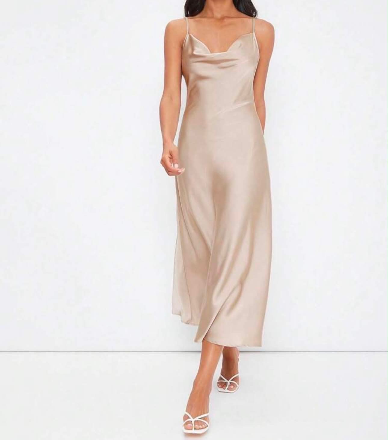 Robe satin 