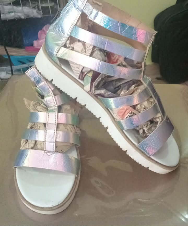 Sandale style gladiateur 