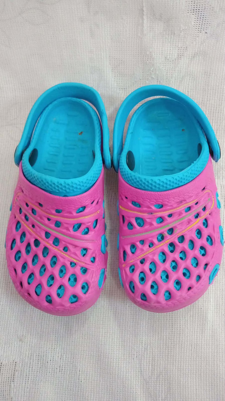 Crocs rose pour fille 