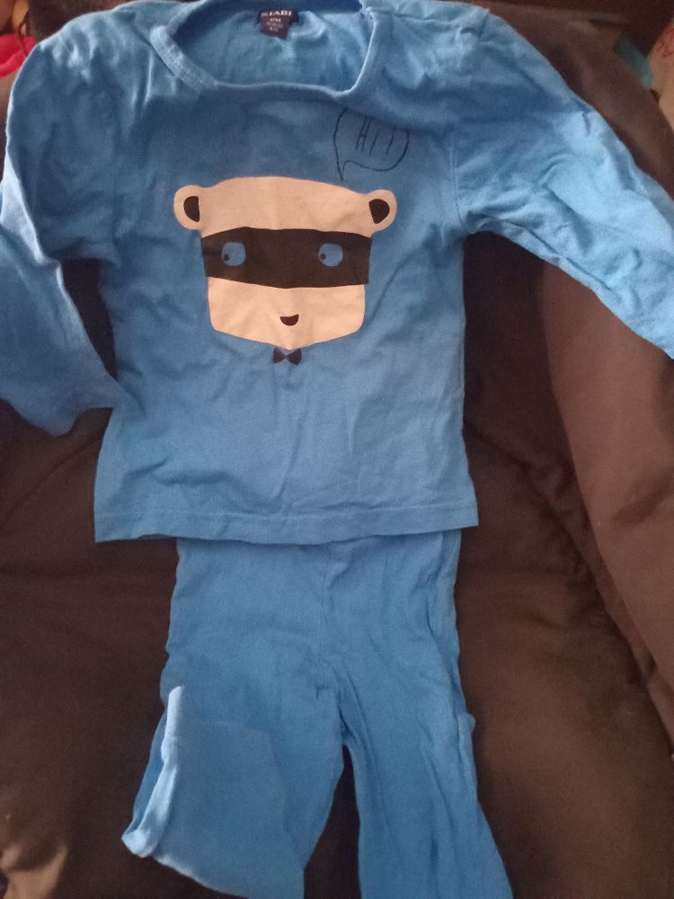 2 pyjamas kiabi pour garcons