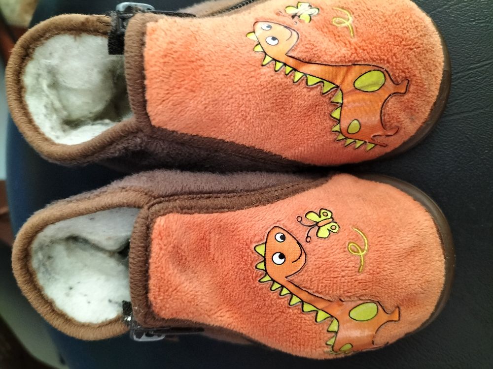 Pantoufles dinosaure