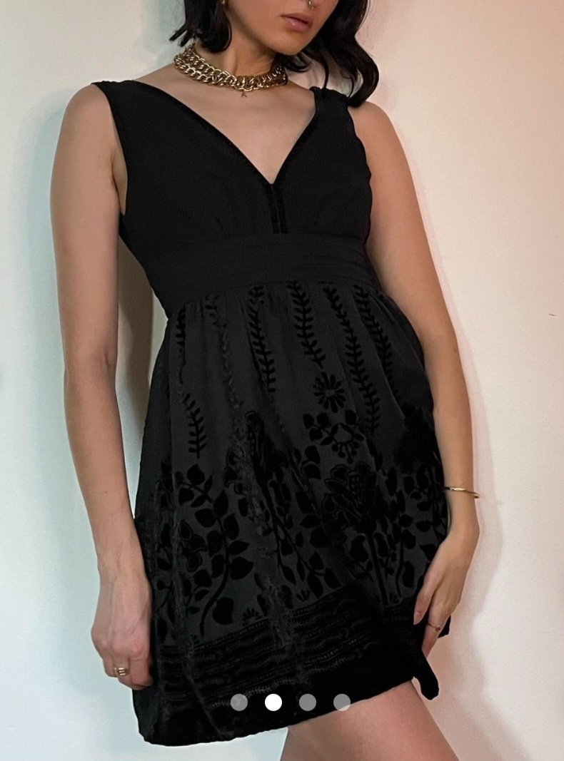 Robe courte noire H&M _ Dos nu & motifs velours