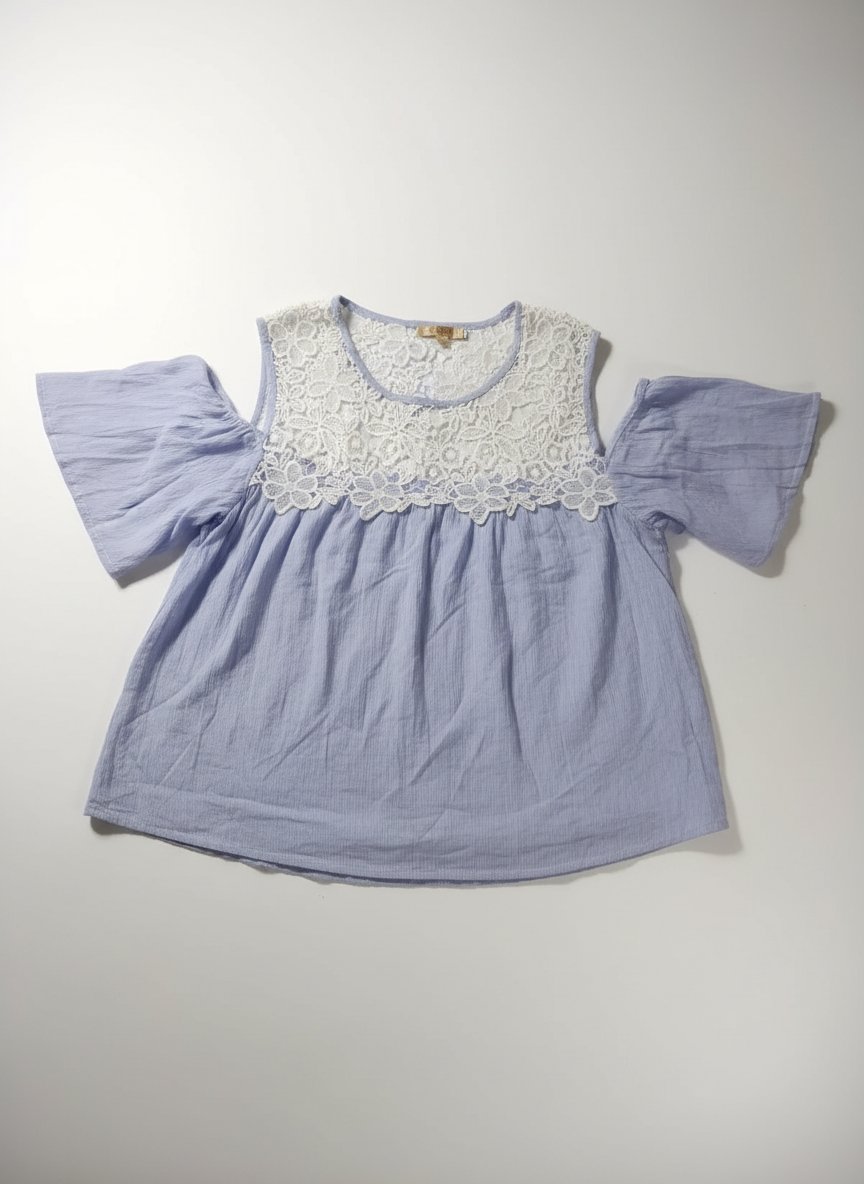 Chemise brodée en blanc, couleur djean élégante 