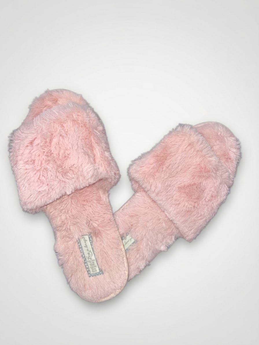 Love To Lounge fluffy slippers 