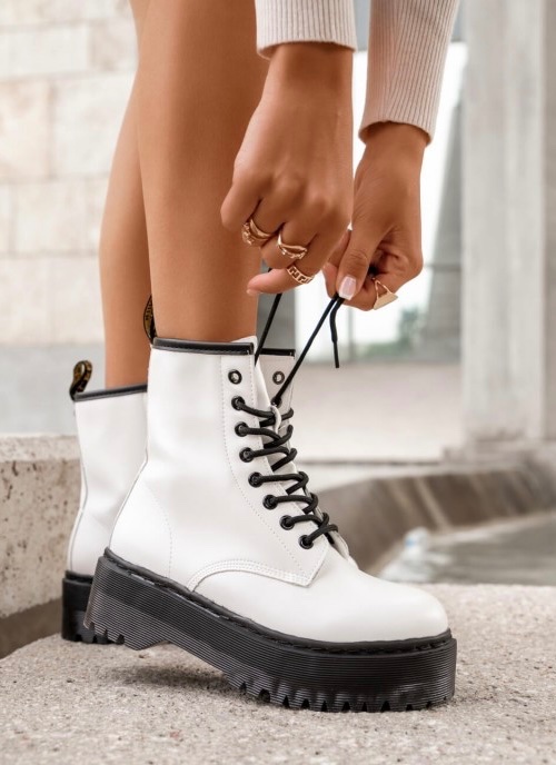 White boots 🤍