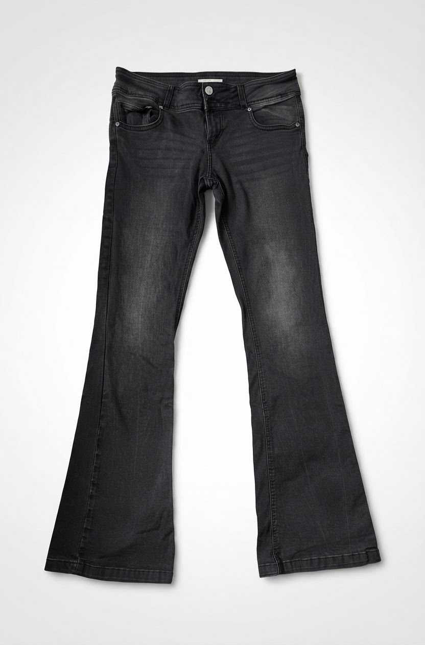 Black flared jeans 🖤🩶