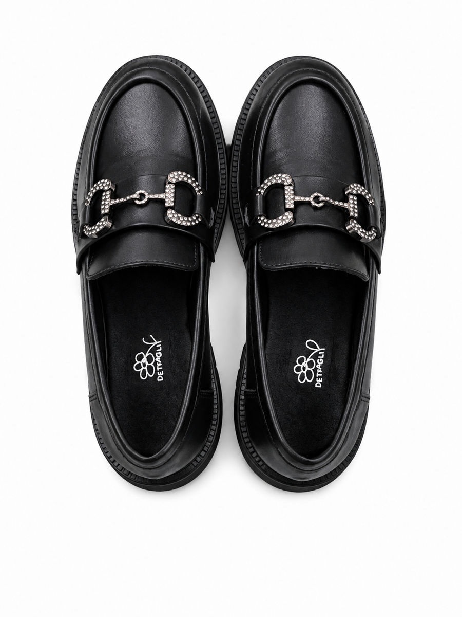 Black chunky loafers 🖤❤️