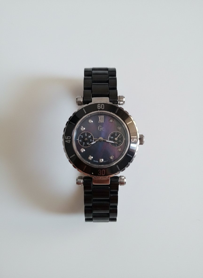 Montre pour femme Gc (Guess Collection) authentique water resistant et bracelet en céramique