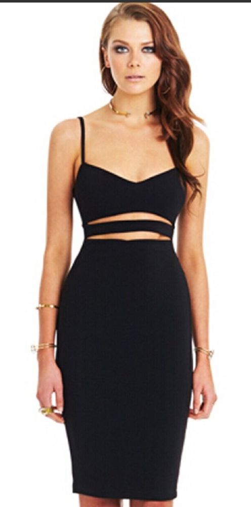 Petite robe noire sexy 