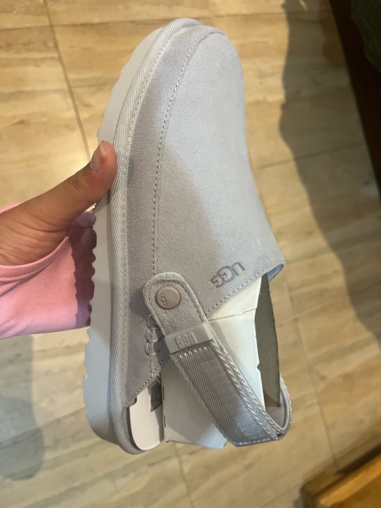 UGG authentique jamais porté