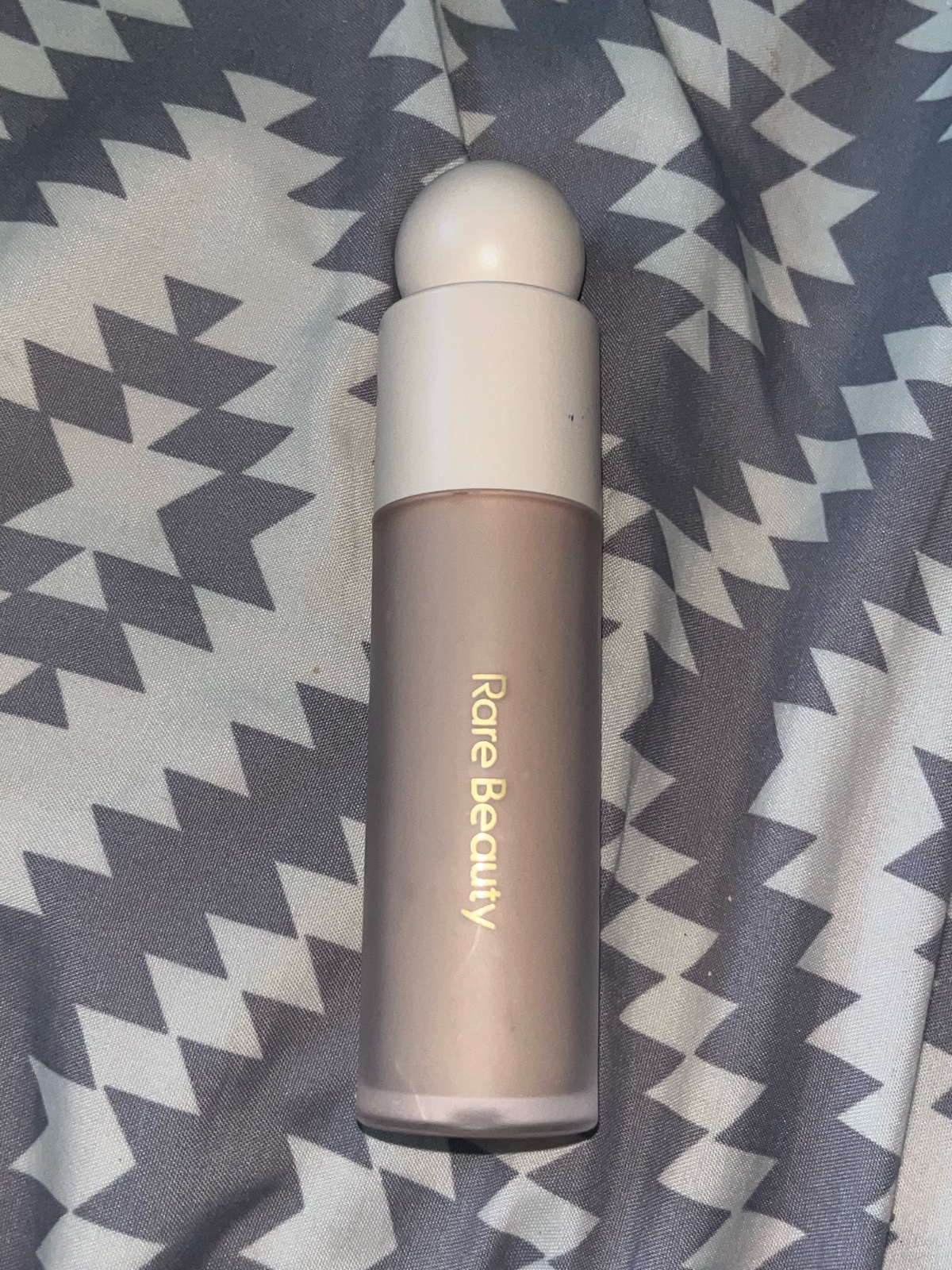 Fond de teint RARE BEAUTY shade c140