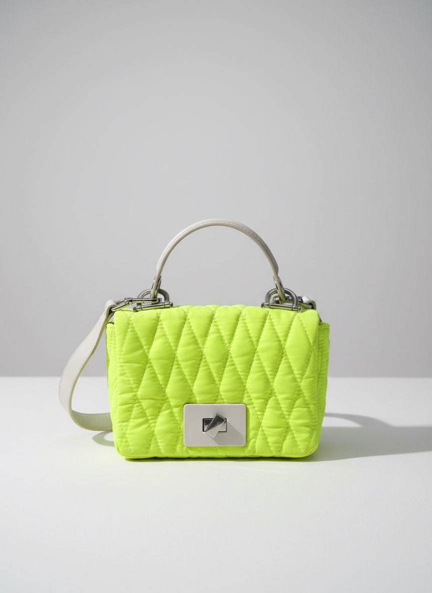 Sac de couleur jaune flashy