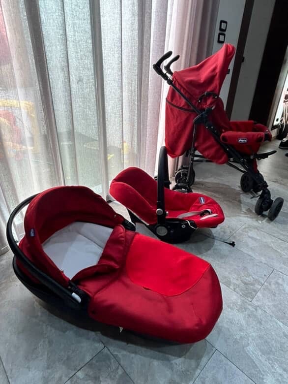 Landeau chicoo rouge excellente etat
