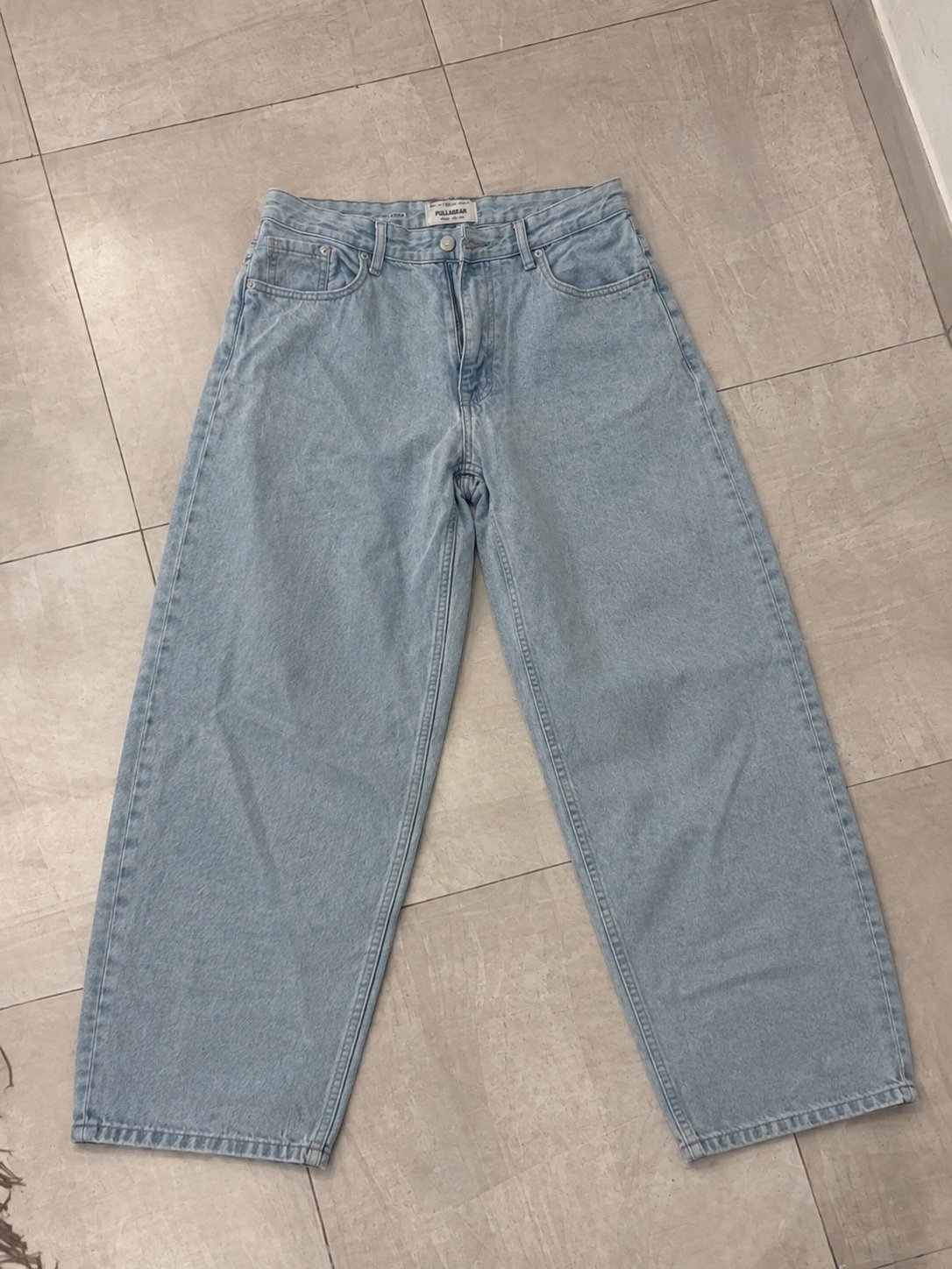 Jean Pull&Bear bleu clair, coupe standard, taille EUR 40 / USA 31 / MEX 31.