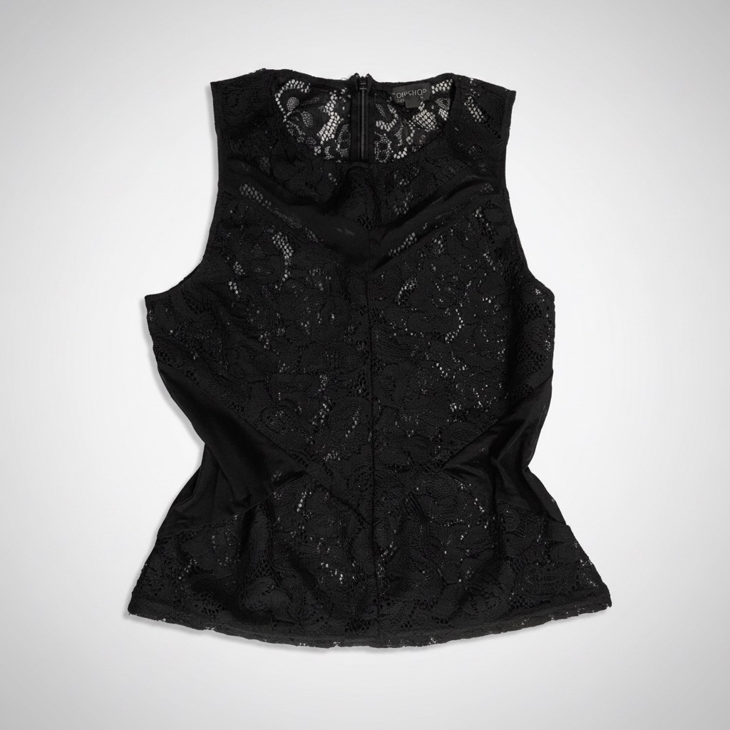 Pull noir en dentelle