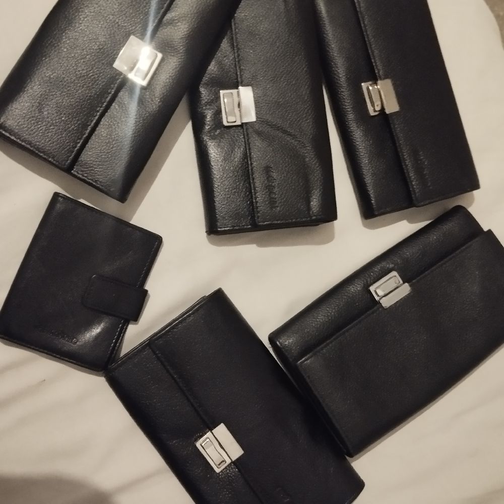 Lot de 5 portes monnaie et un poche en vrai cuir original 