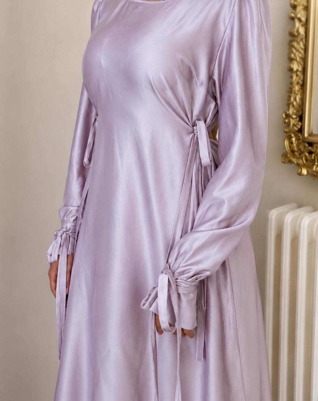 Robe satin violet