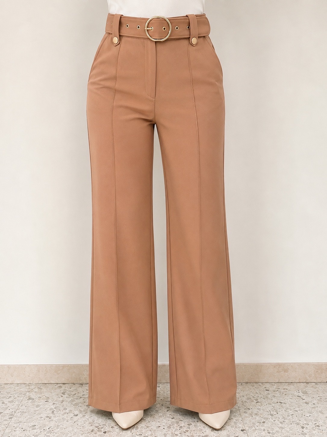 Pantalon taille haute camel avec ceinture 