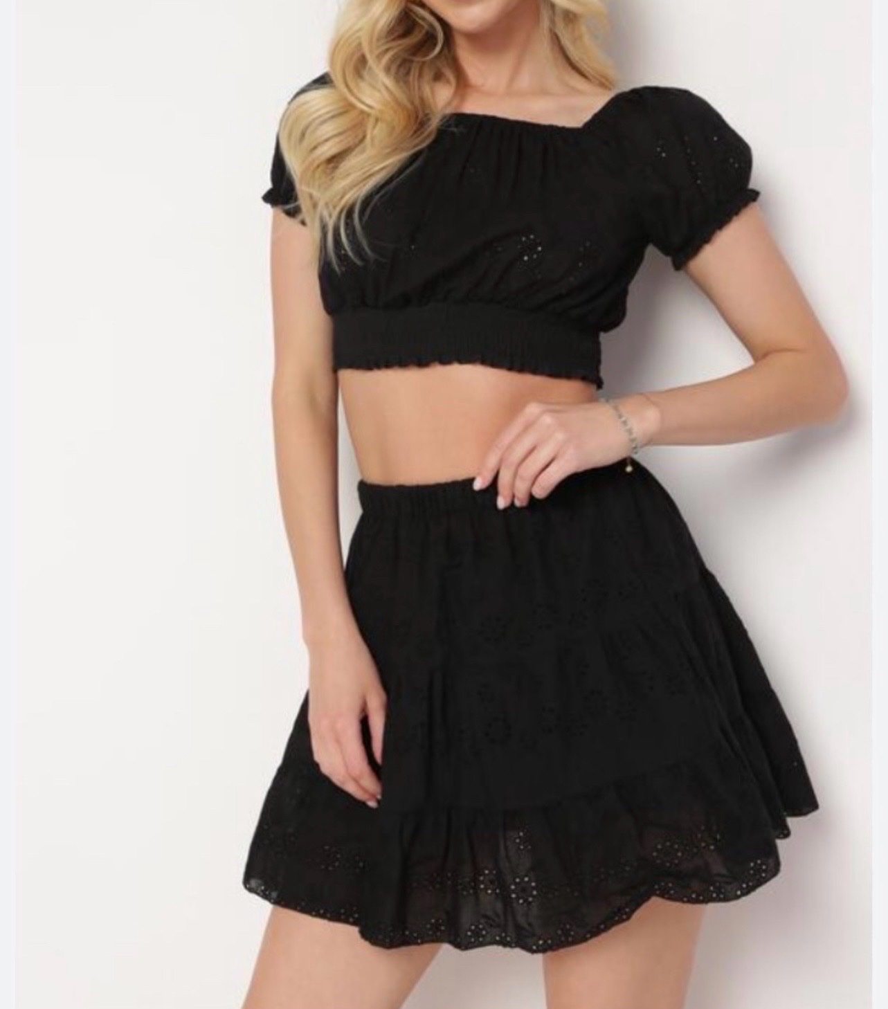Crop Top en broderie anglaise Mini-jupe en broderie anglaise
