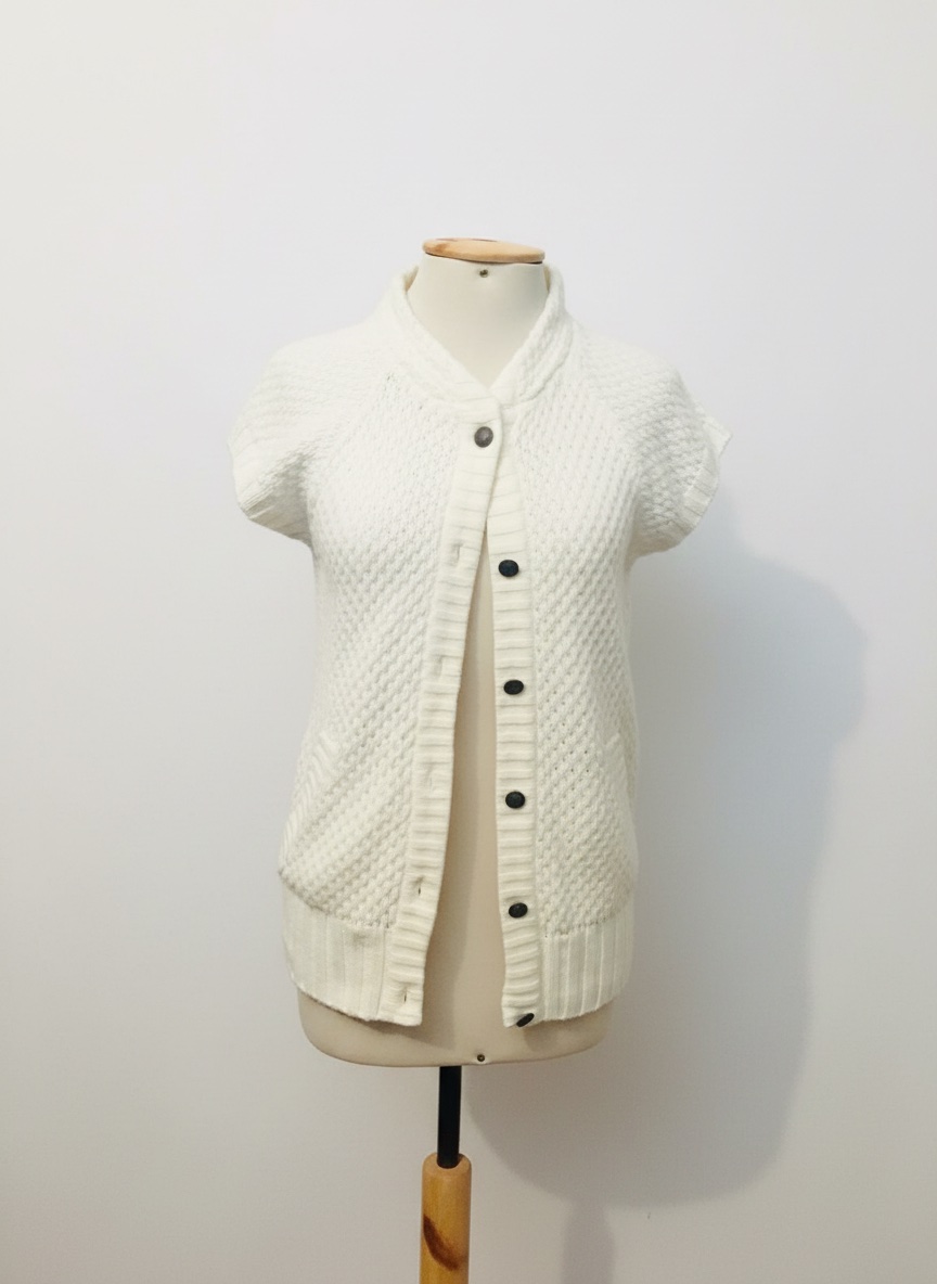 À vendre gilet blanche neuf 