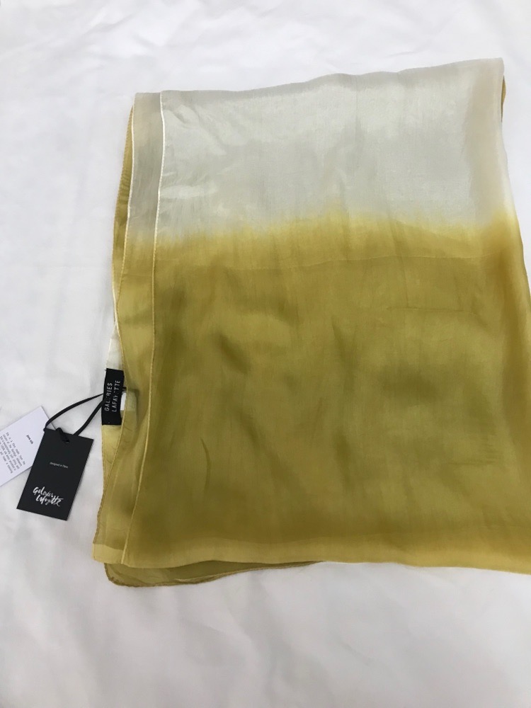Foulard en soie véritable galeries Lafayette neuve 