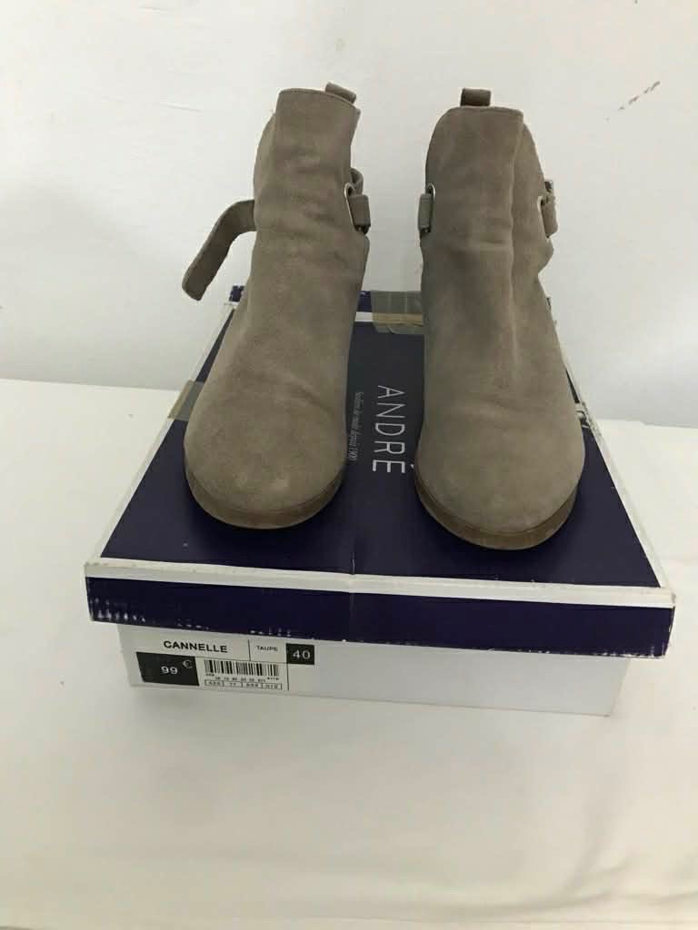 Bottines Andre en daim T40