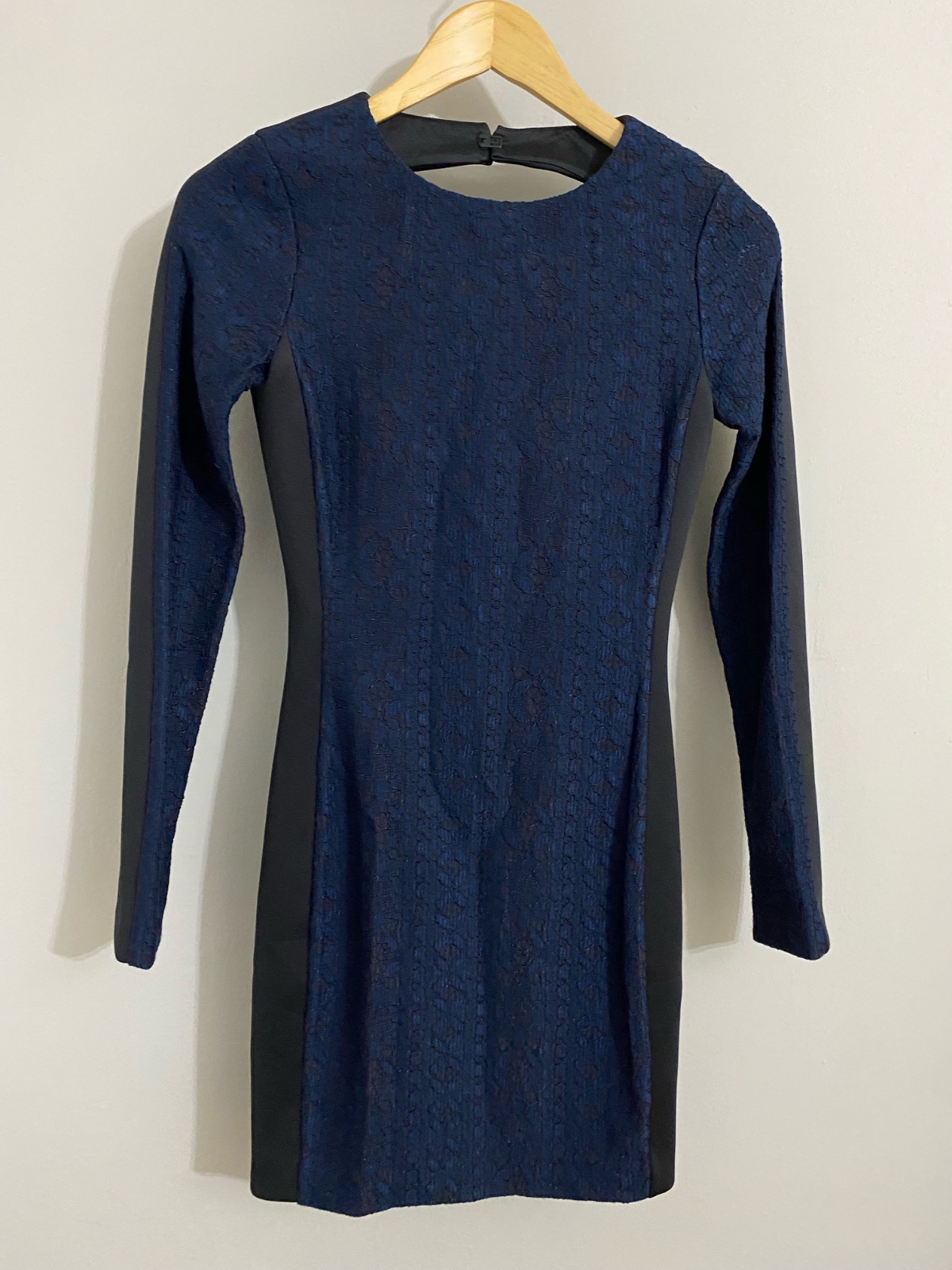Pinko robe moulante neuve T36