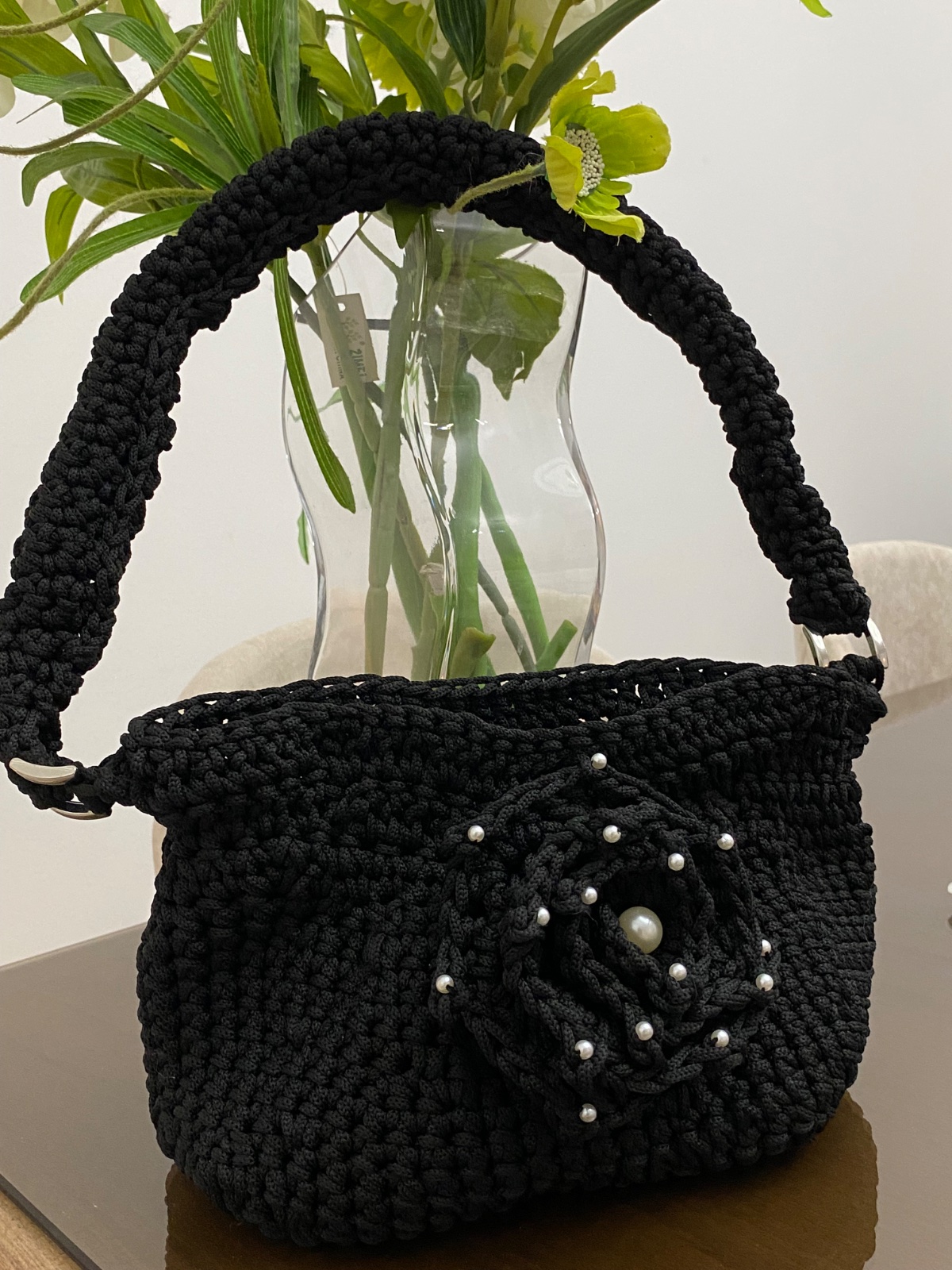 Sublime sac fait maîn en macramé avec details en perle 