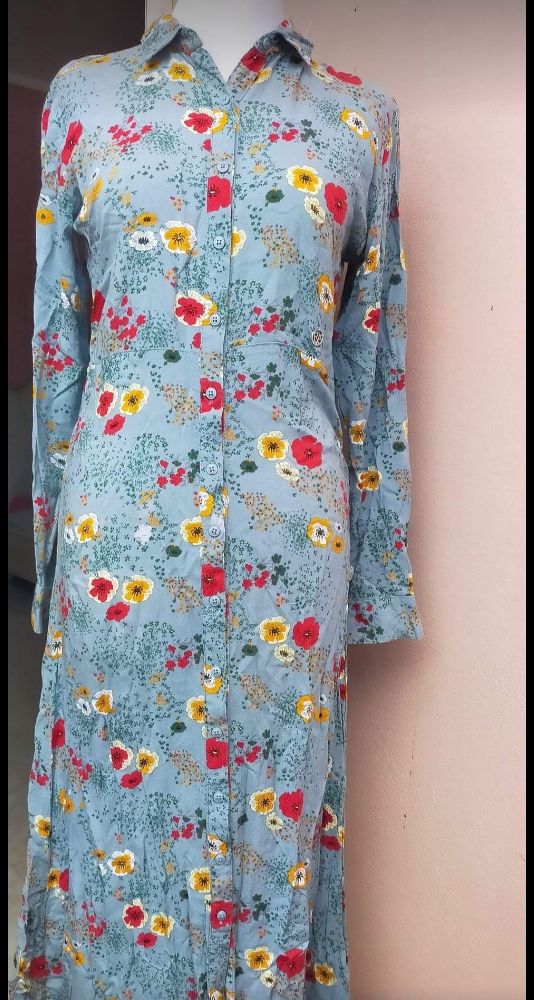 Robe chemisier taille M fleurie 💙🌹🌹tlabbes les femmes voilées 💯💥