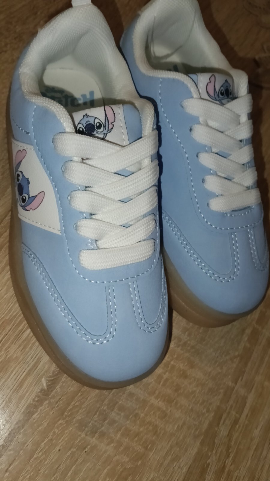 Baskets stitch pointure 28 😍