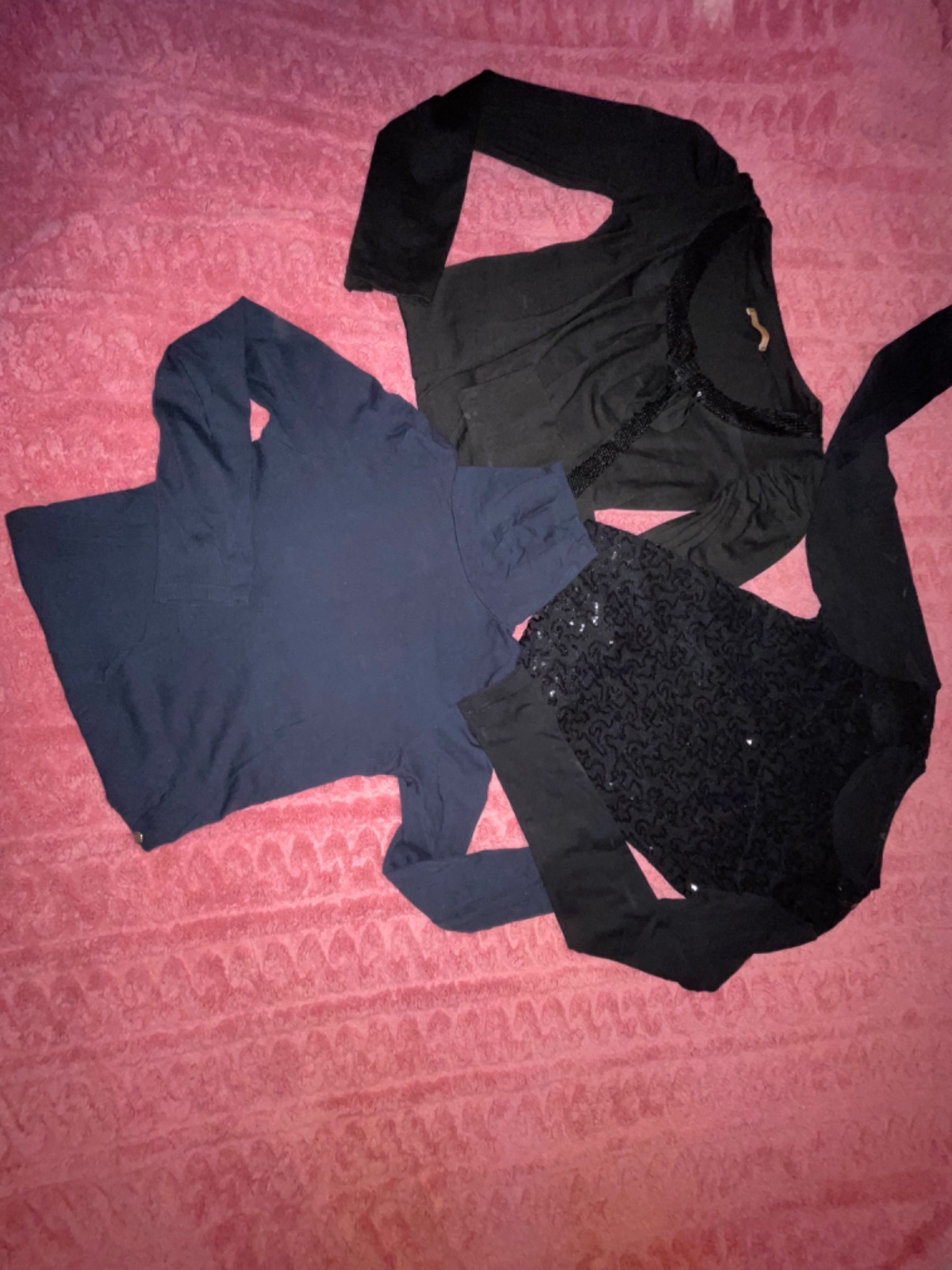 Noir 3ale5er w we7ed bleu fonce taille 32/34 