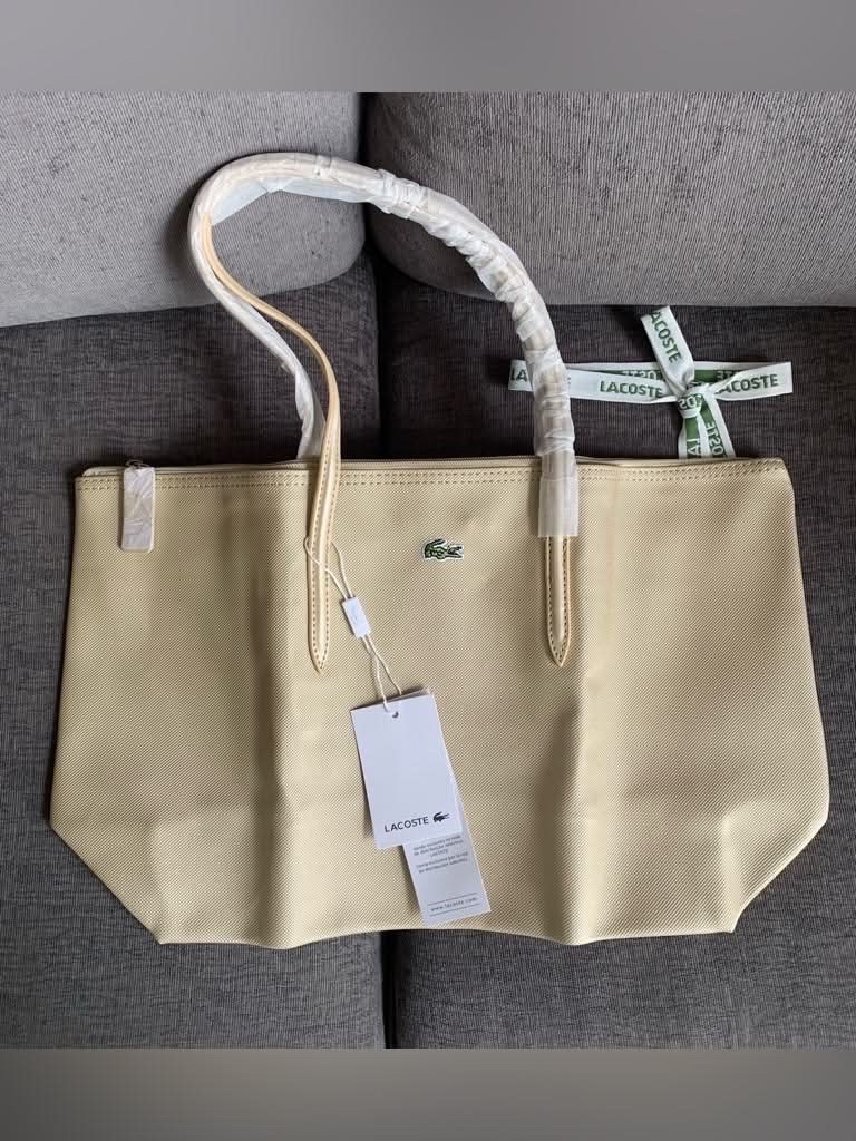 Sac lacoste beige 🤍