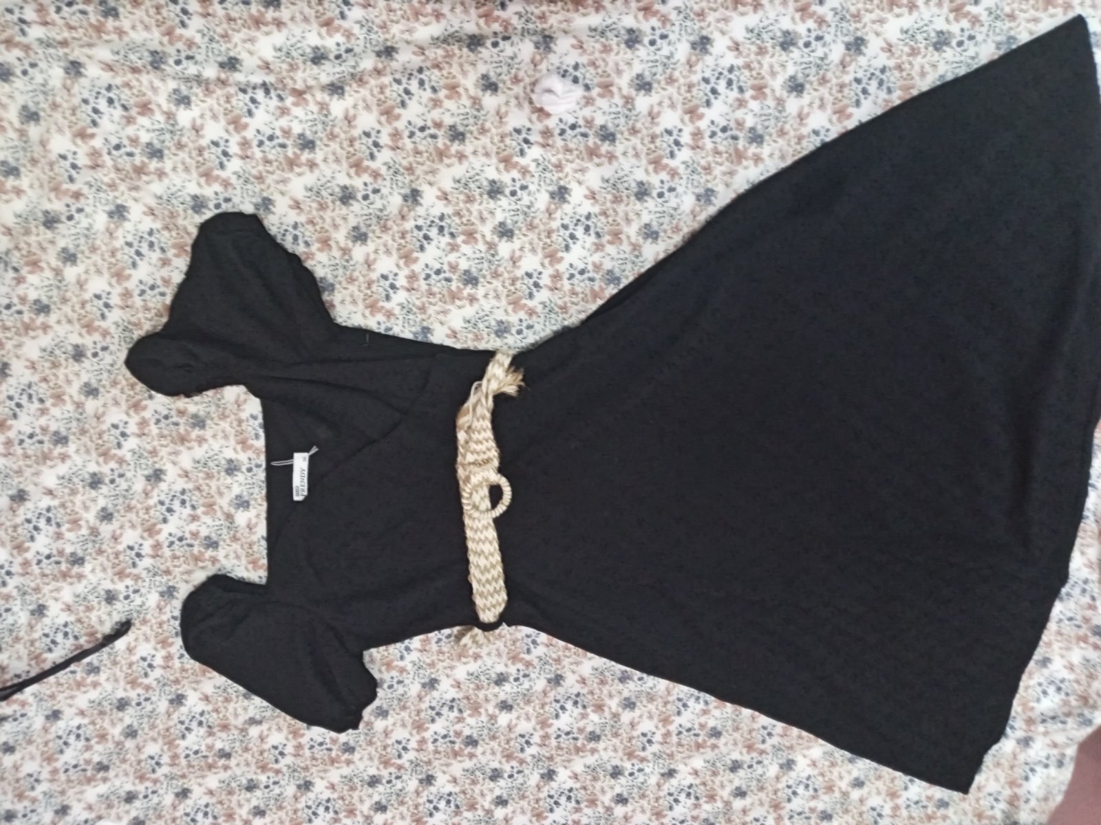 Robe noir broderie anglaise