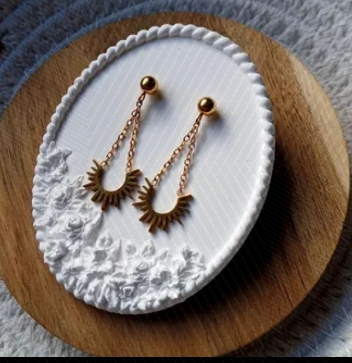 Boucle d'oreille neuve