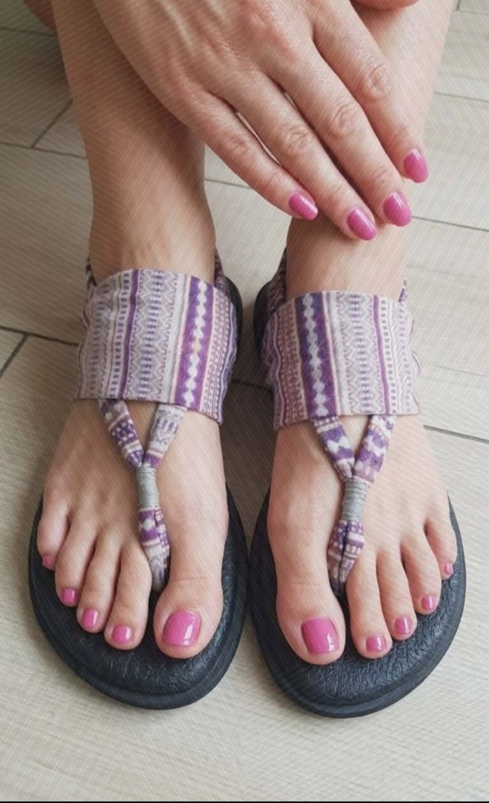 Sandales string
