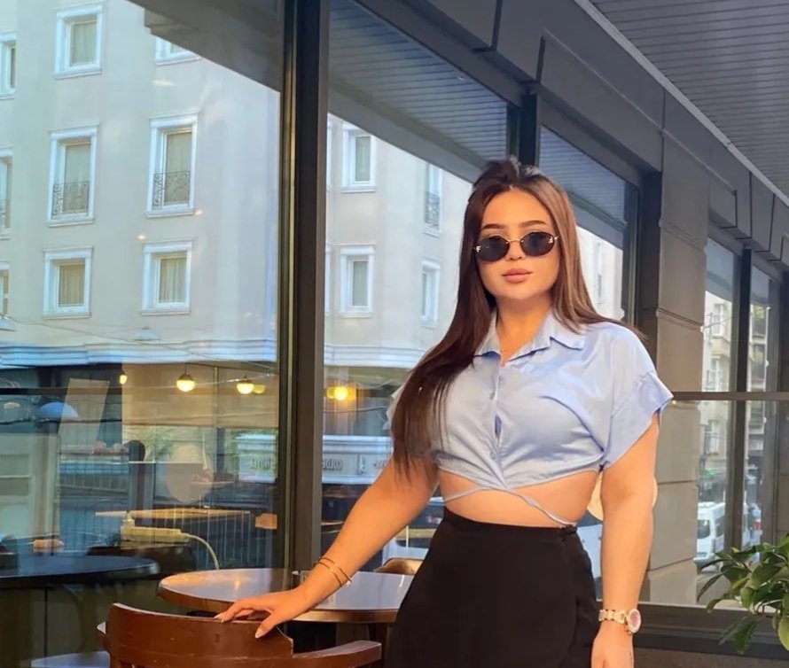 Chemise bleu  courte